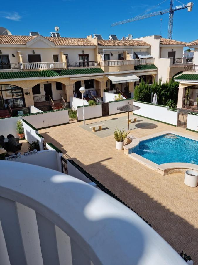 Вилла Agradable Adosado Con Piscina Сьюдад-Кесада Экстерьер фото