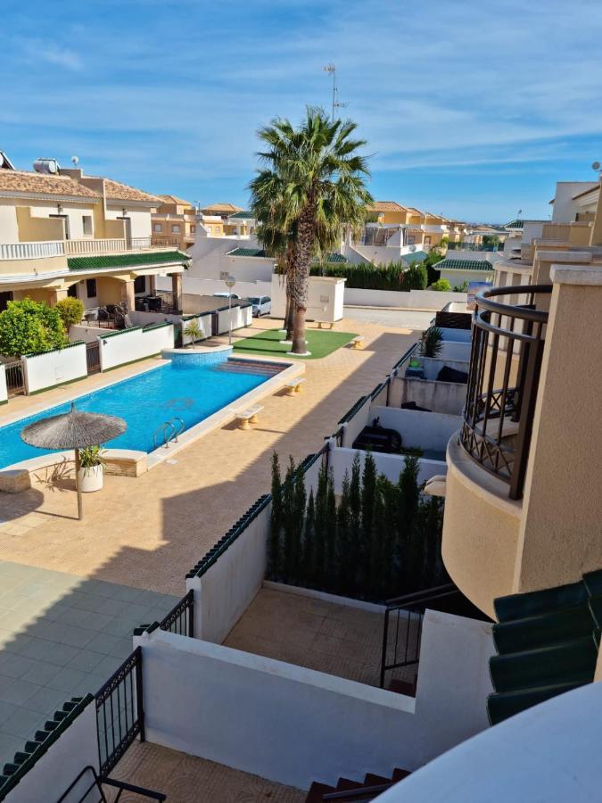 Вилла Agradable Adosado Con Piscina Сьюдад-Кесада Экстерьер фото