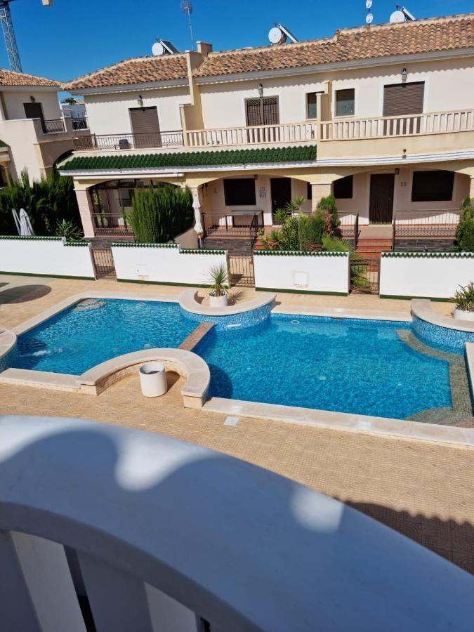 Вилла Agradable Adosado Con Piscina Сьюдад-Кесада Экстерьер фото